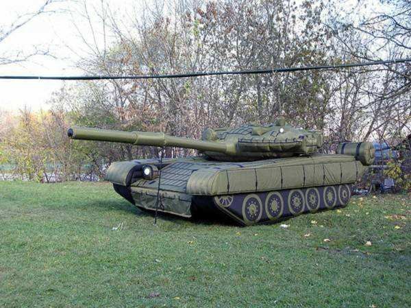 巨野陆地军事假目标坦克